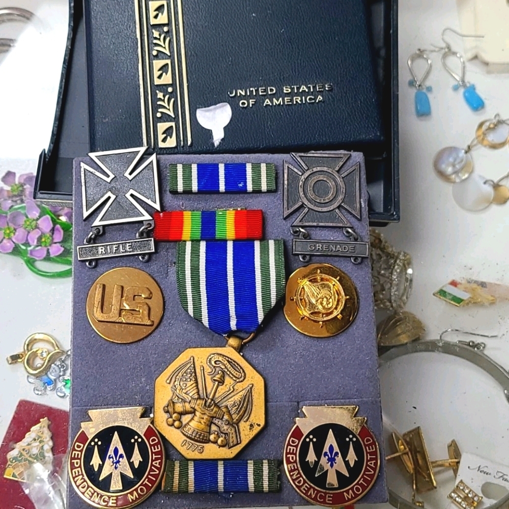 Authentic usa military issued medals